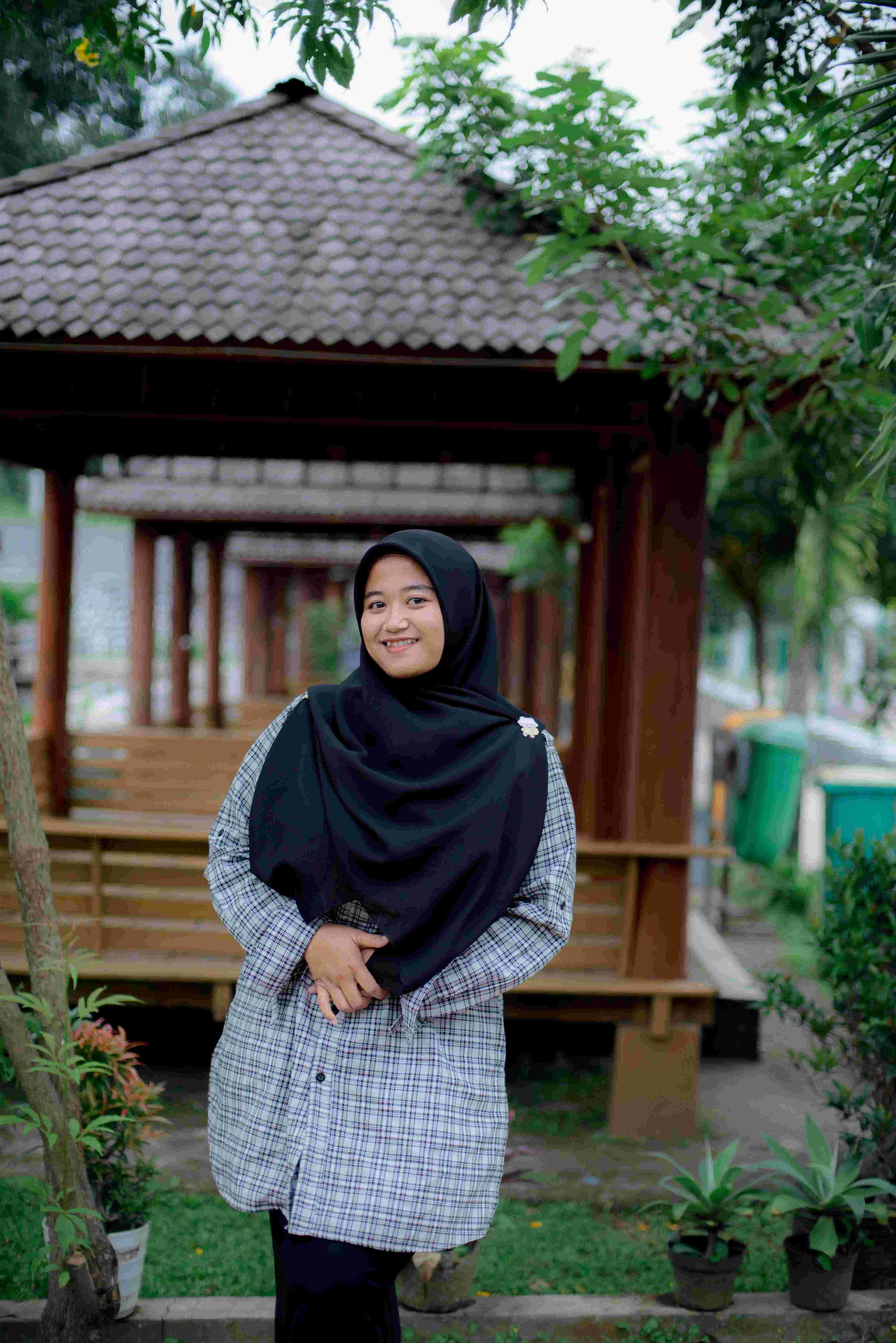 Annisa Tira Rahayu, S.Pd.